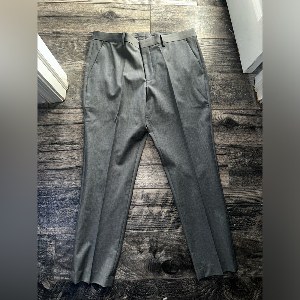 Express Men’s Dress Pants Grey Extra Slim 33x30 Performance - Used Like New